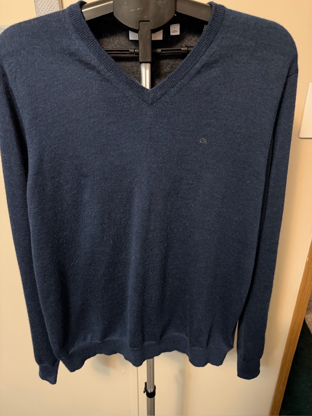 Calvin Klein Men's Navy Italian Merino Wool V-Neck Sweater Size L